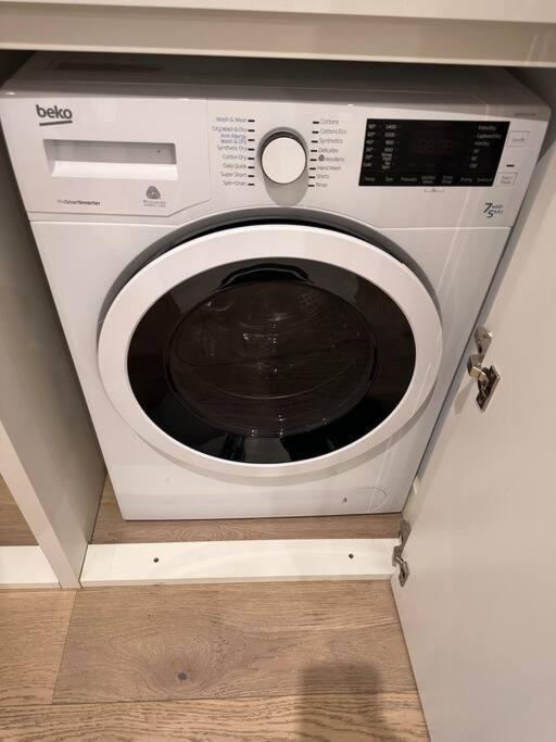 Spacious Modern 1 Bed Apartment. Londra Dış mekan fotoğraf