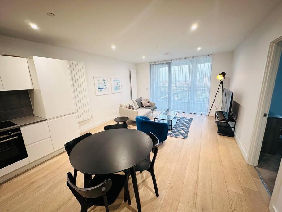 Spacious Modern 1 Bed Apartment. Londra Dış mekan fotoğraf
