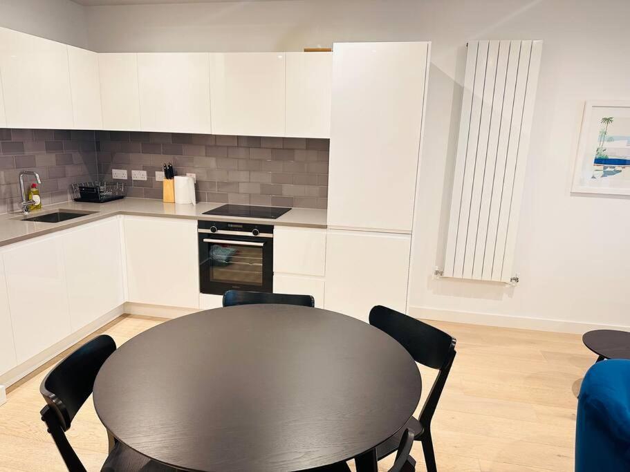 Spacious Modern 1 Bed Apartment. Londra Dış mekan fotoğraf